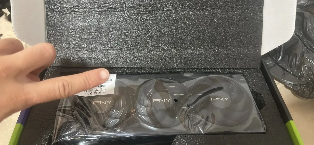 RTX 5060 PNY  - Foto 2