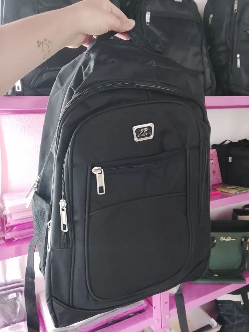 Mochilas espaçosa  - Foto 4