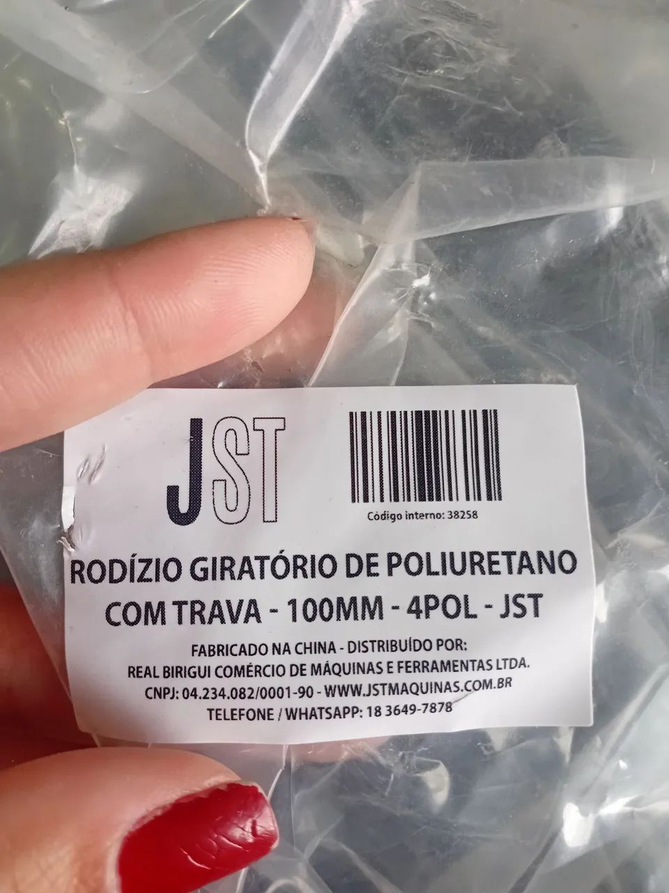 Rodízio Giratório de Poliuretano com Trava (4 polegadas / 100mm) da marca JST  - Foto 4