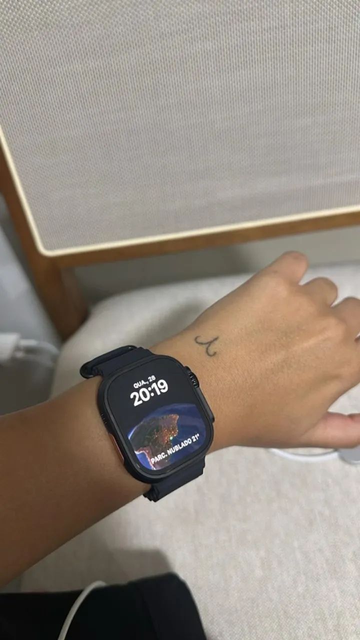 Apple Watch Ultra 2 - 49mm black titanium + black ocean band - Foto 2