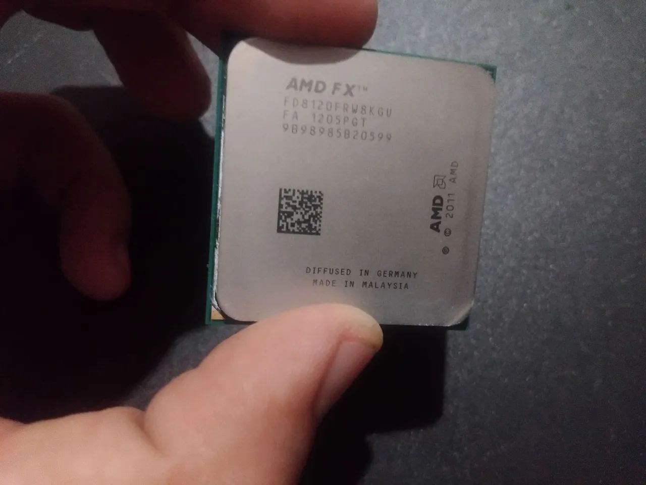 processador AMD FX-8120, de 8 núcleos, com soquete AM3+.