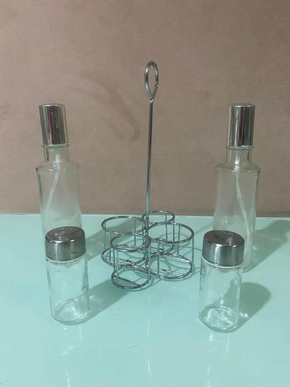 Conjunto Galheteiro 4 Peças Azeite Vinagre e Condimentos com Suporte Cromado