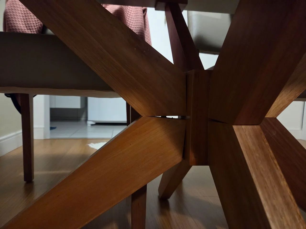 Vendo apenas mesa com observação no pé dela - Foto 4
