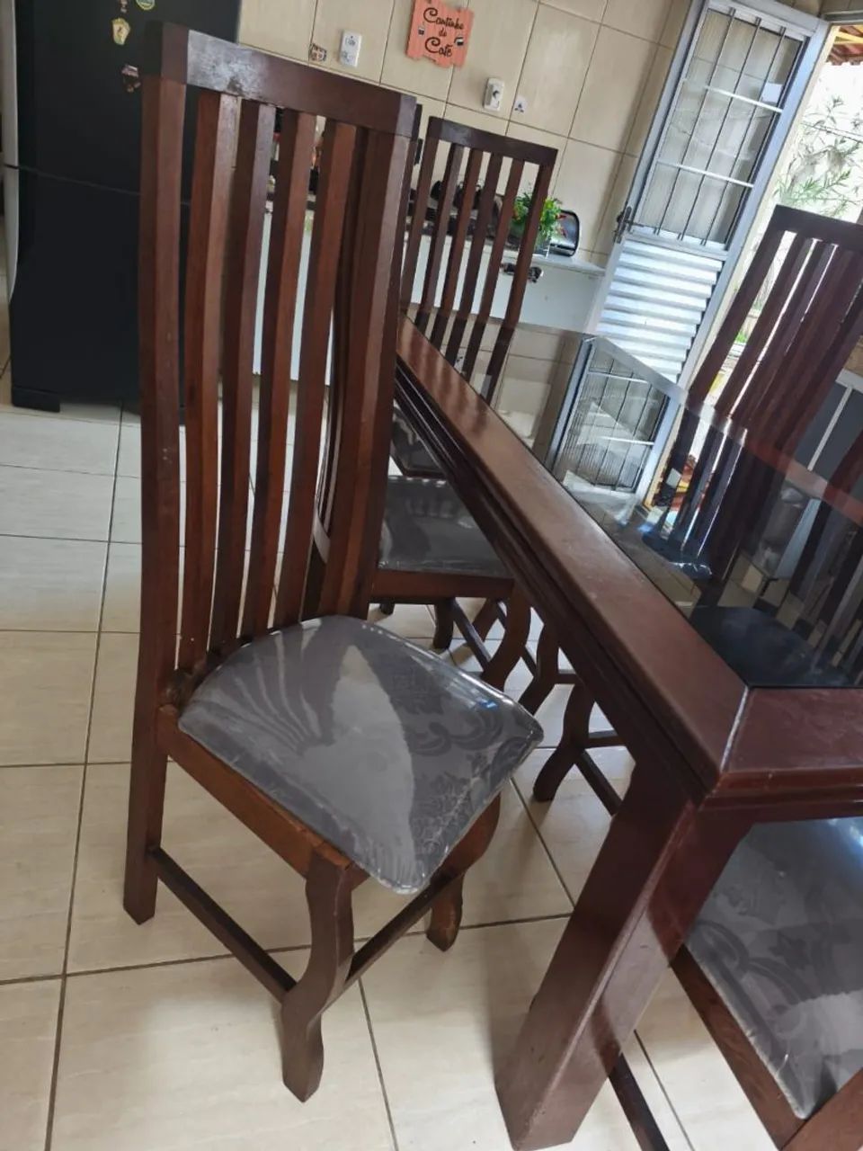 Mesa 6 cadeiras com tampão de vidro - Foto 3