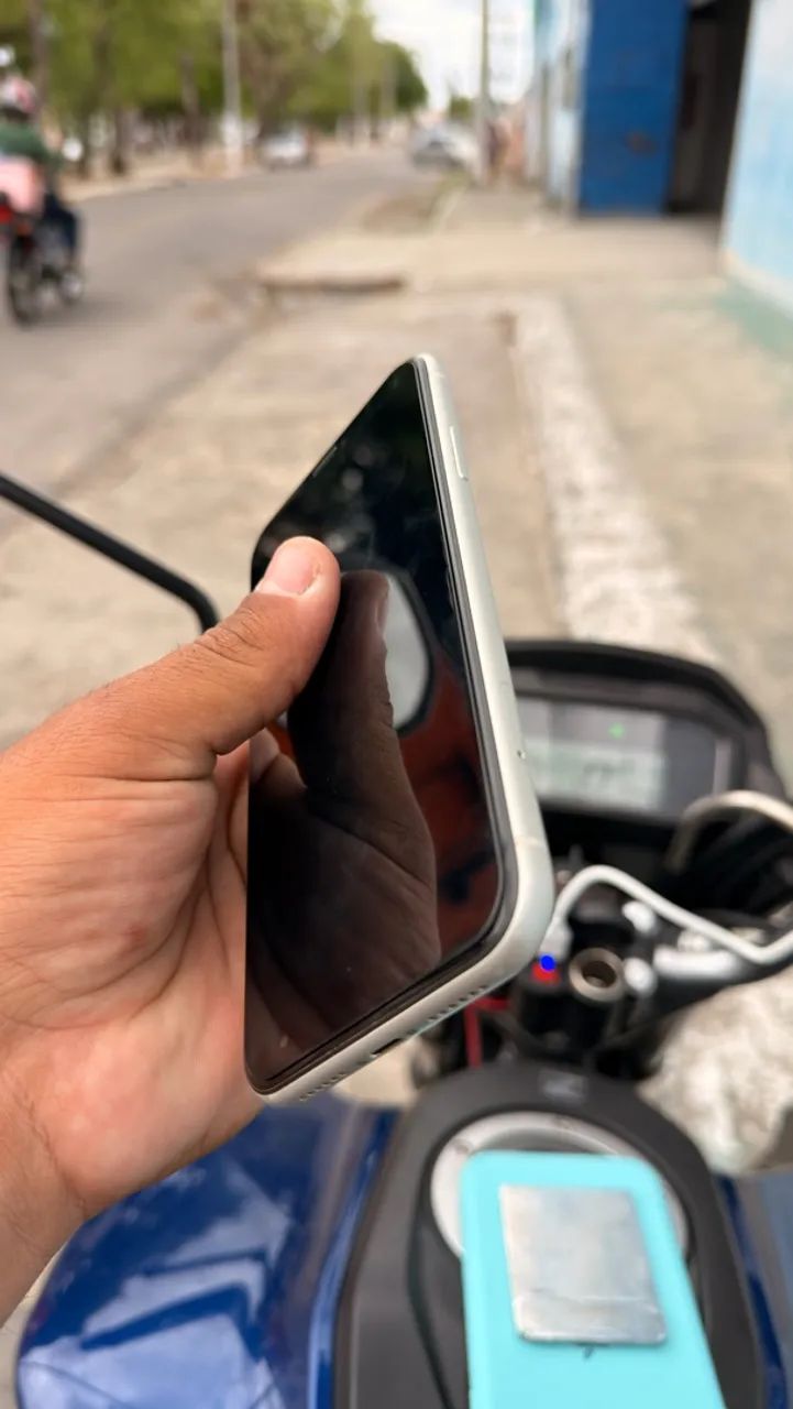 iPhone 11 64gb - Foto 2
