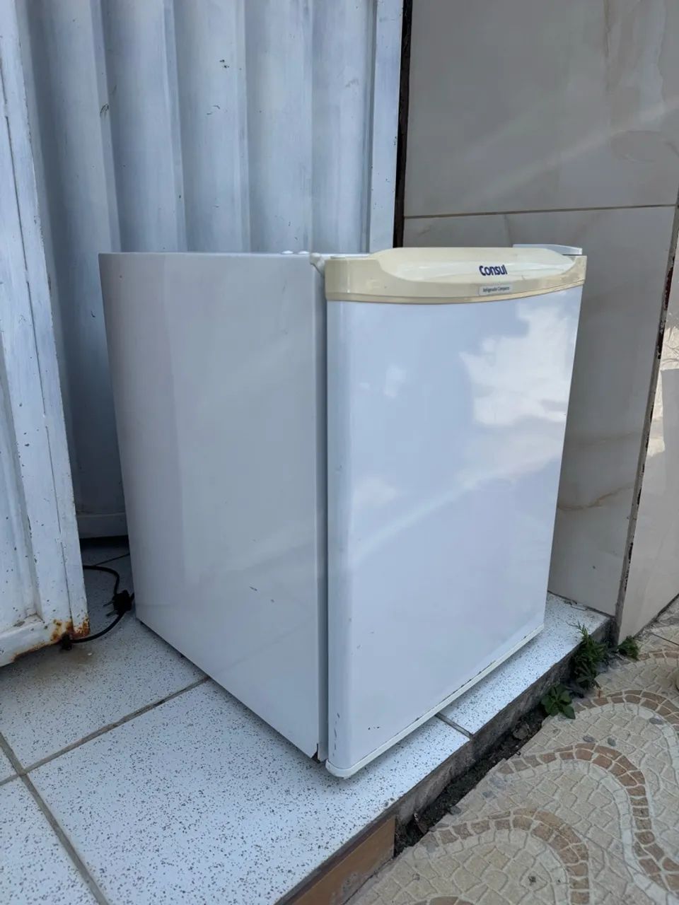 Frigobar compacto 80 Lt 