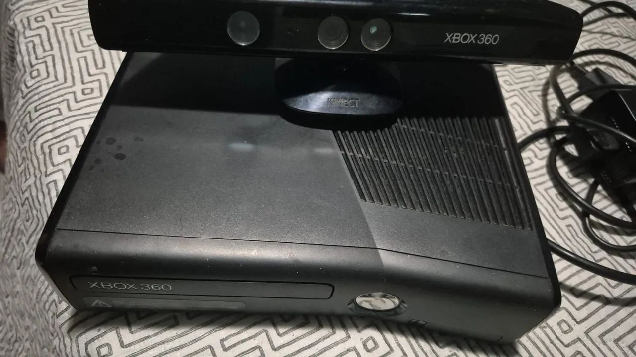 Vendo xbox 360 com kinect