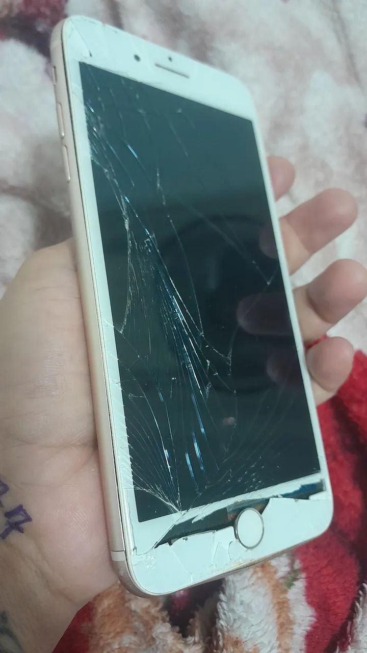 Iphone 8plus pra retirar peças  - Foto 3