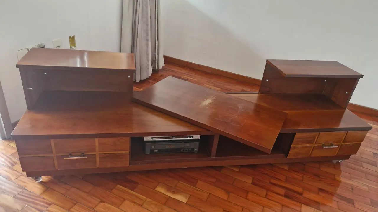 Rack de madeira e mesa de centro de vidro temperado. - Foto 4