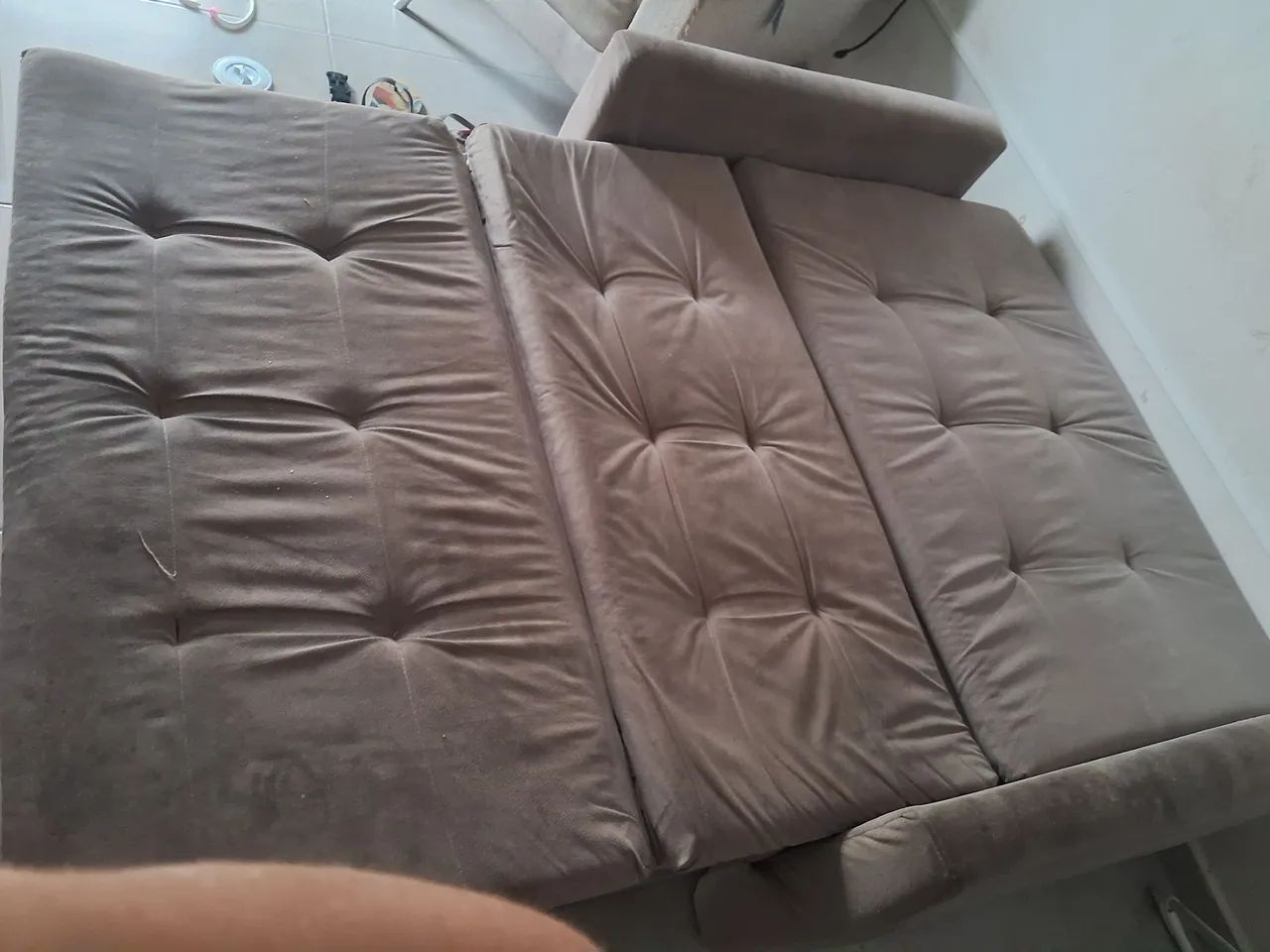 Sofá cama na cor bege  - Foto 2