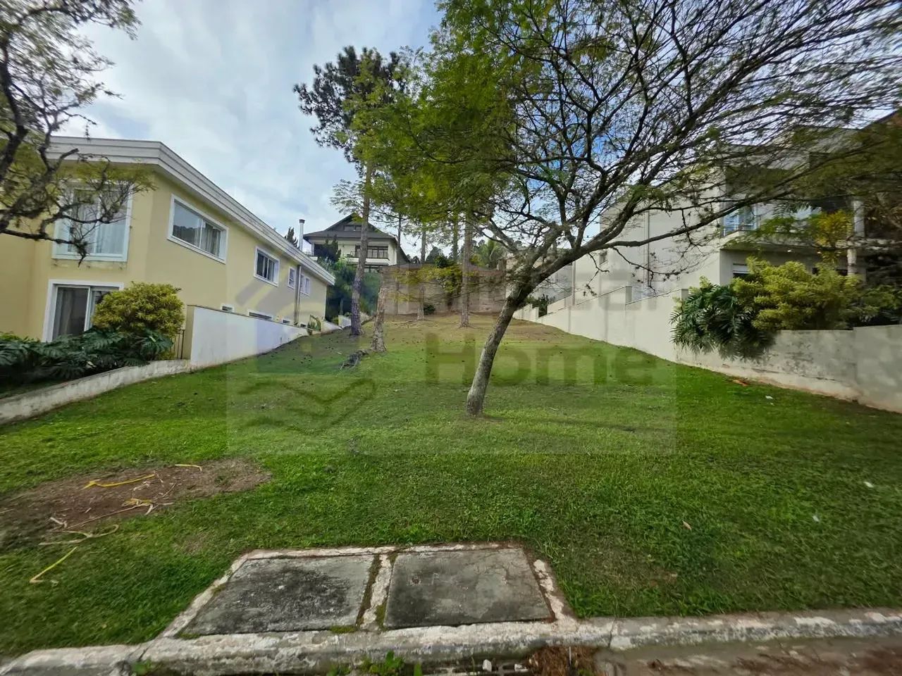 Lindo terreno com 637m2 com excelente localização em Alphaville - Foto 3
