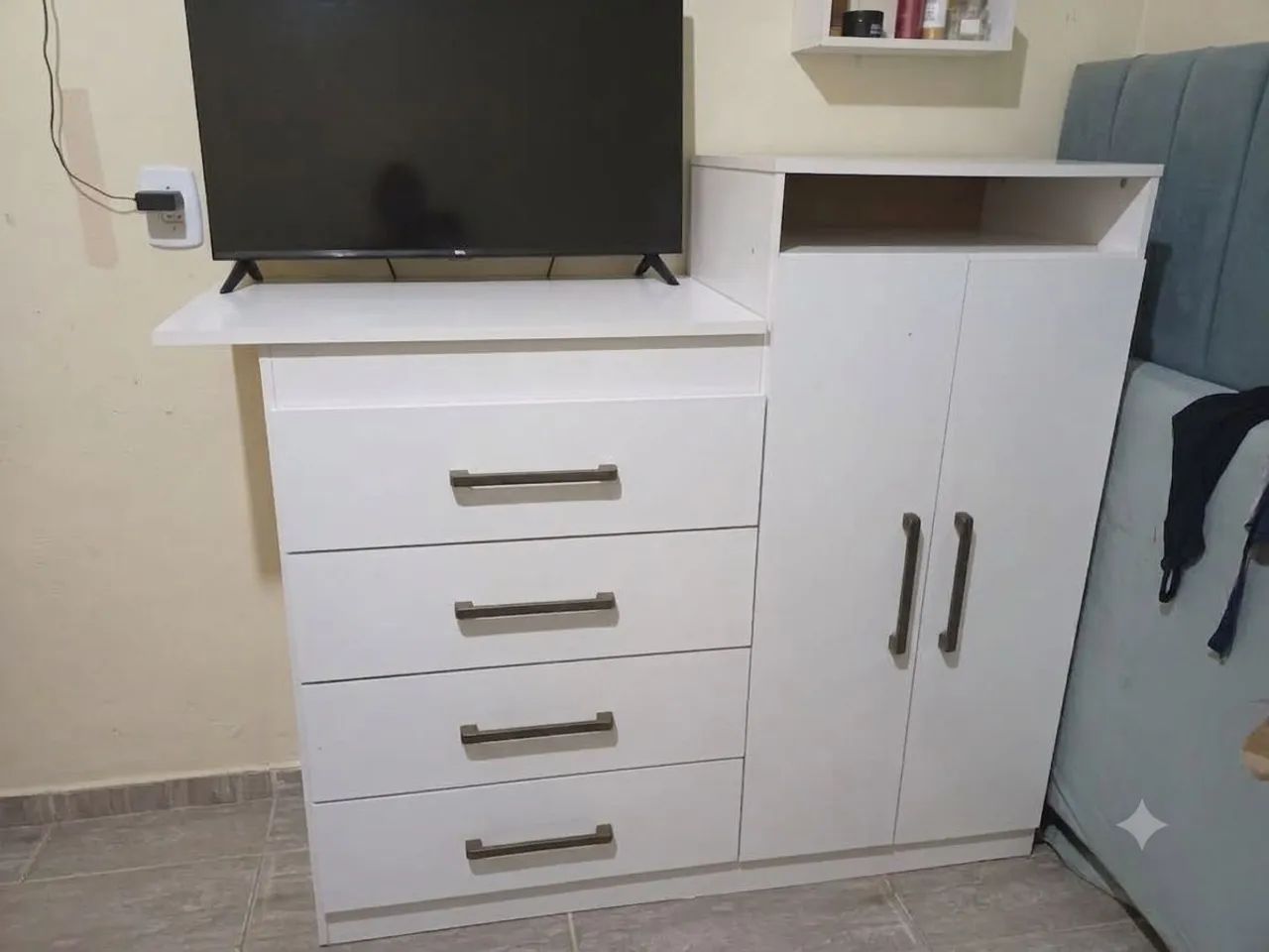 Cômoda em perfeito estado de conservação 