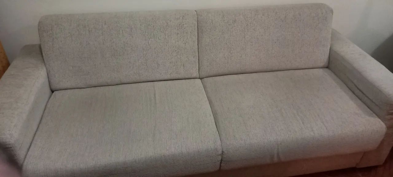 Sofá 2,20 metros  - Bege (excelente).