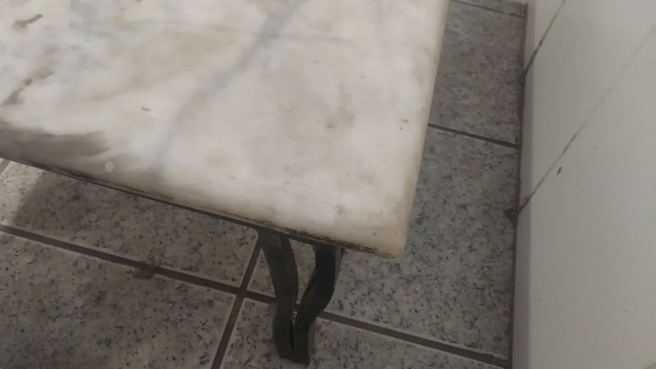 Vendo mesa de mármore base de metal  - Foto 3