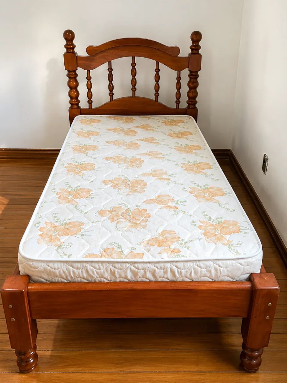 Cama solteiro madeira maciça com colchão - Foto 2