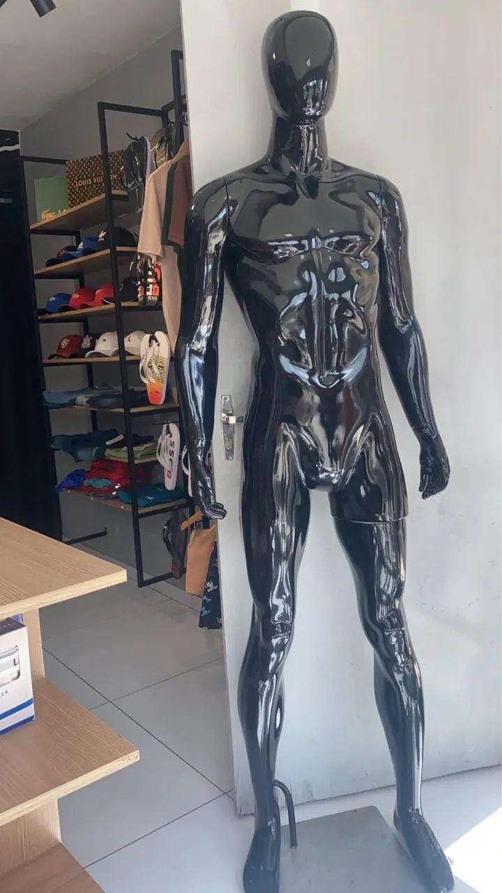MANEQUIM MASCULINO DE FIBRA