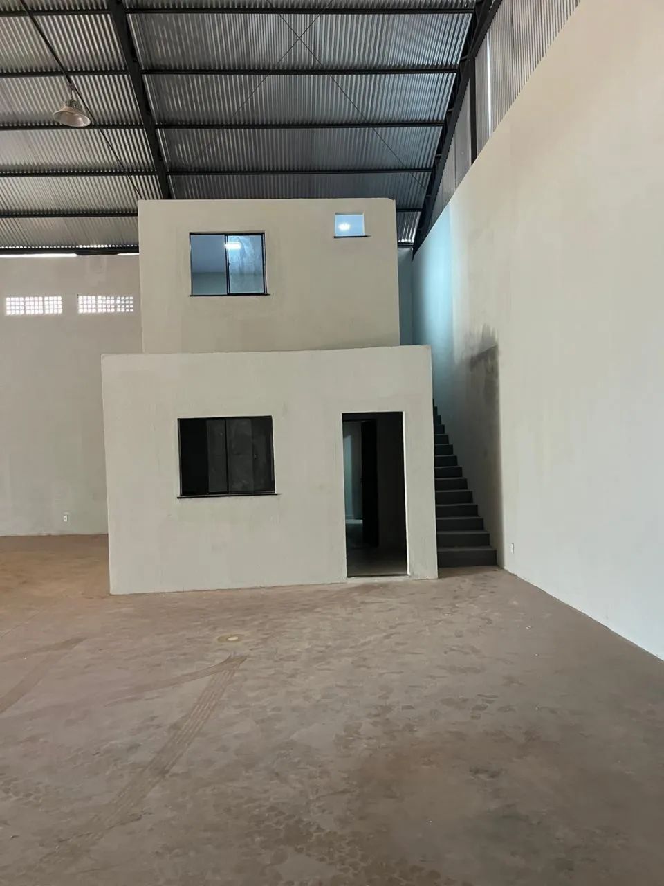 Galpão comercial na Avenida Sérgio Henn - Foto 4
