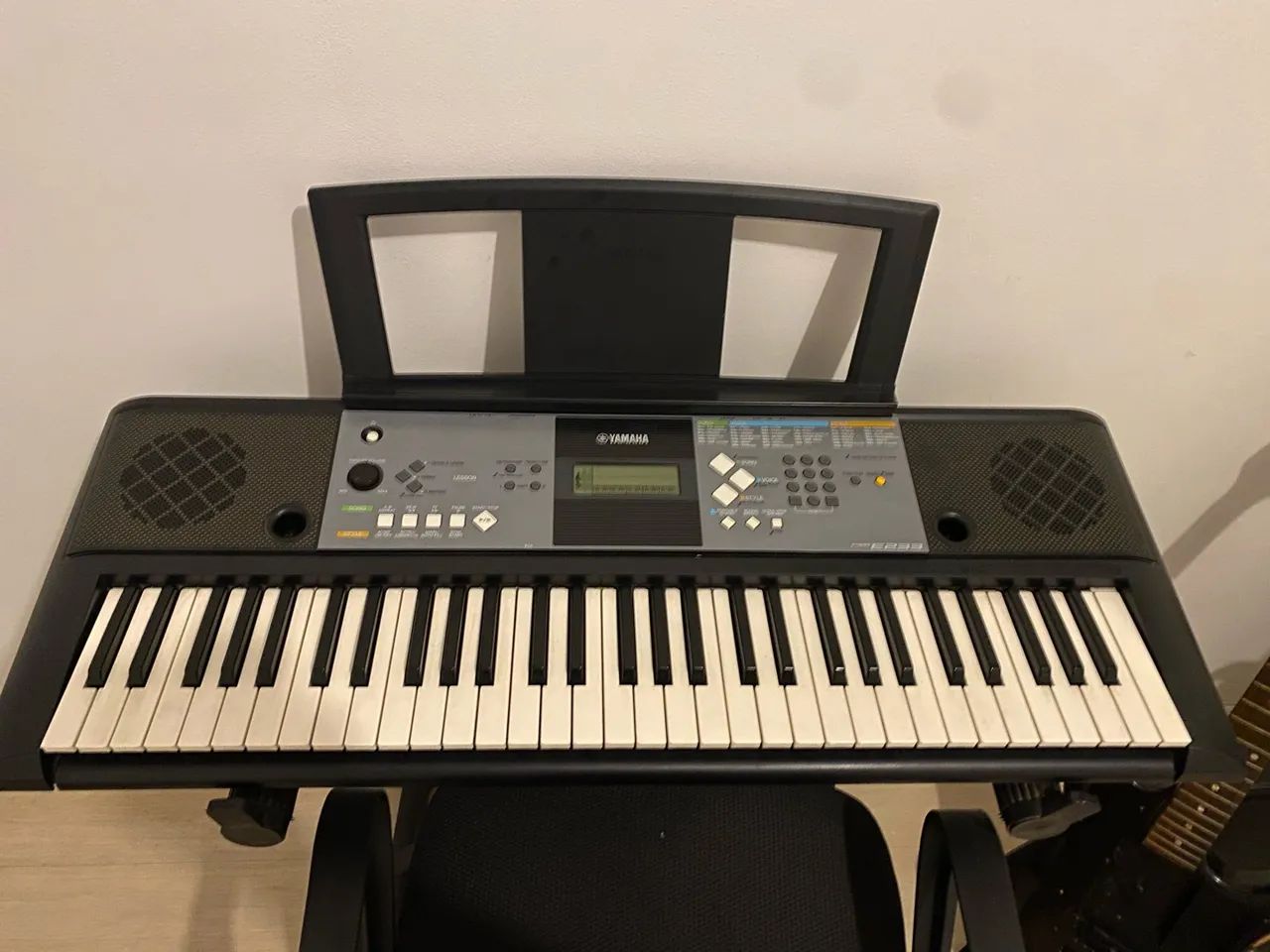 Teclado Yamaha PSR-E233 - Foto 3