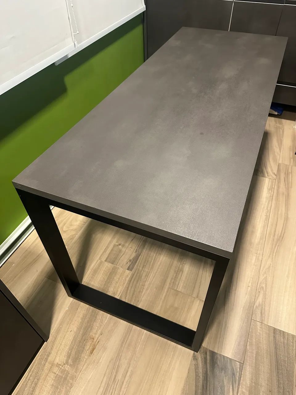 Mesa estilo industrial em ótimo estado 