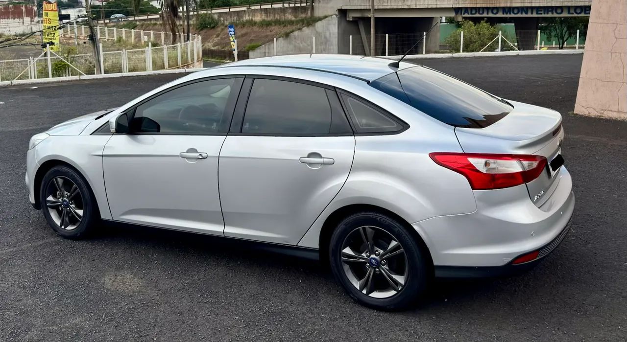 Ford Focus Focus Sedan 2.0 16V/2.0 16V Flex 4p Aut. 2014