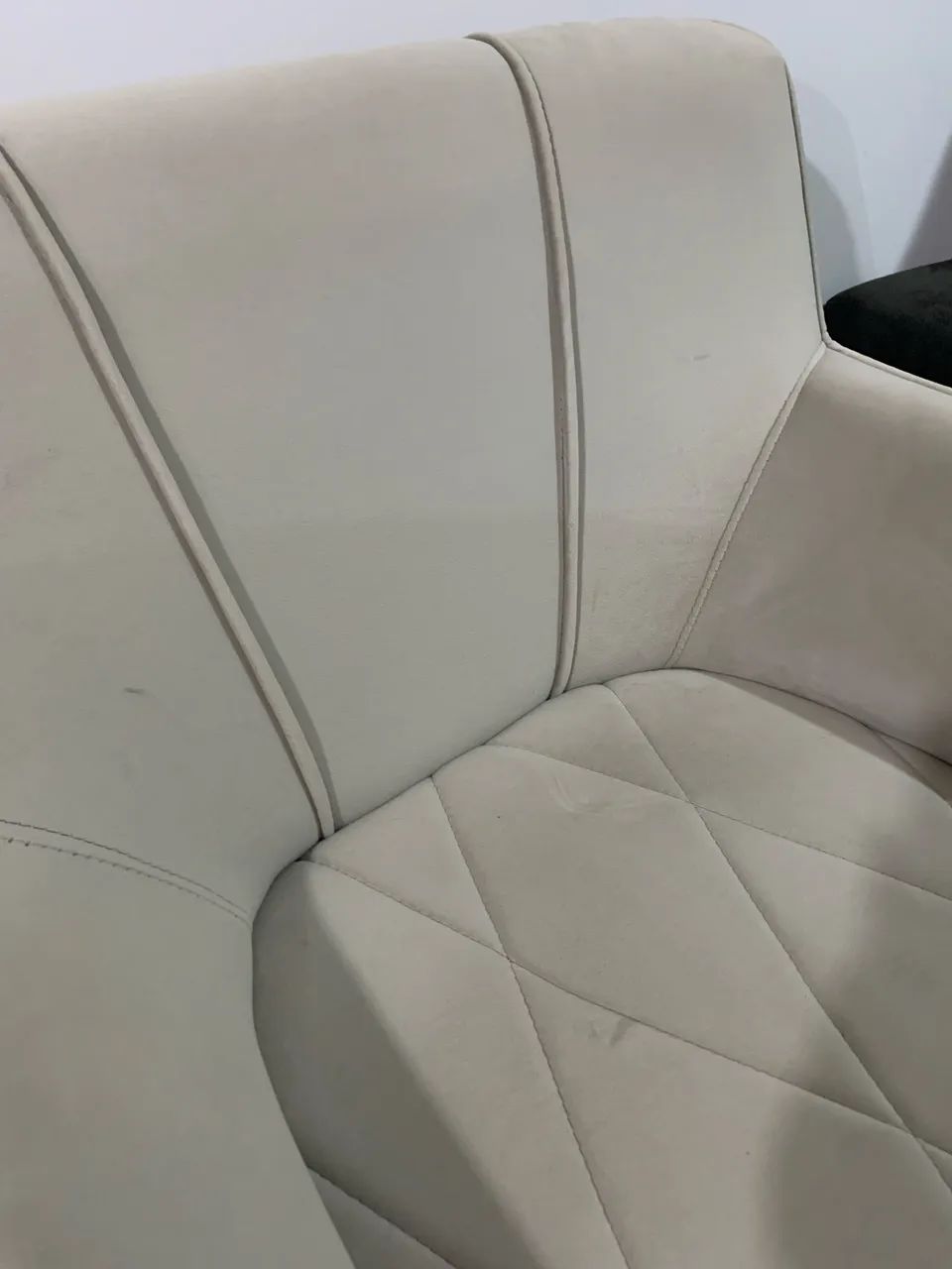Poltrona de Sala com Pés de madeira maciça  - Foto 3