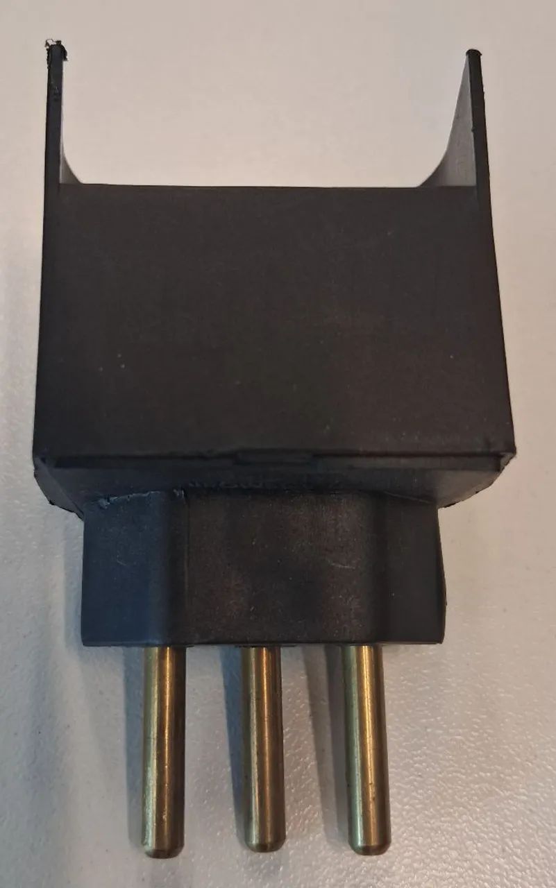 Adaptador Tomada Tripolar 10A 250V - Foto 2