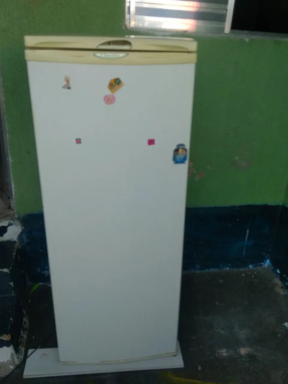 Vendo Geladeira Electrolux usada