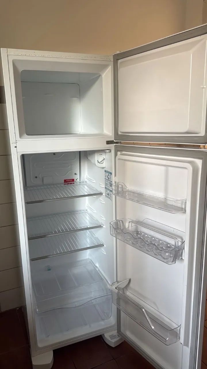 Geladeira Electrolux 260L - Foto 3