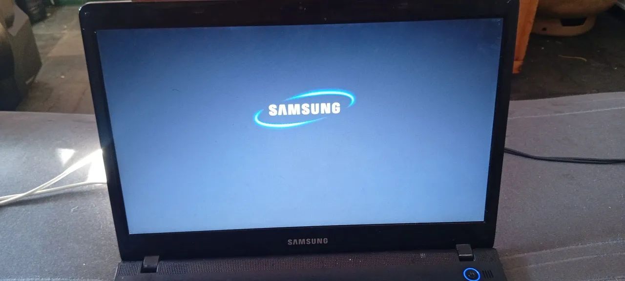 Vende-se notebook Samsung novo 