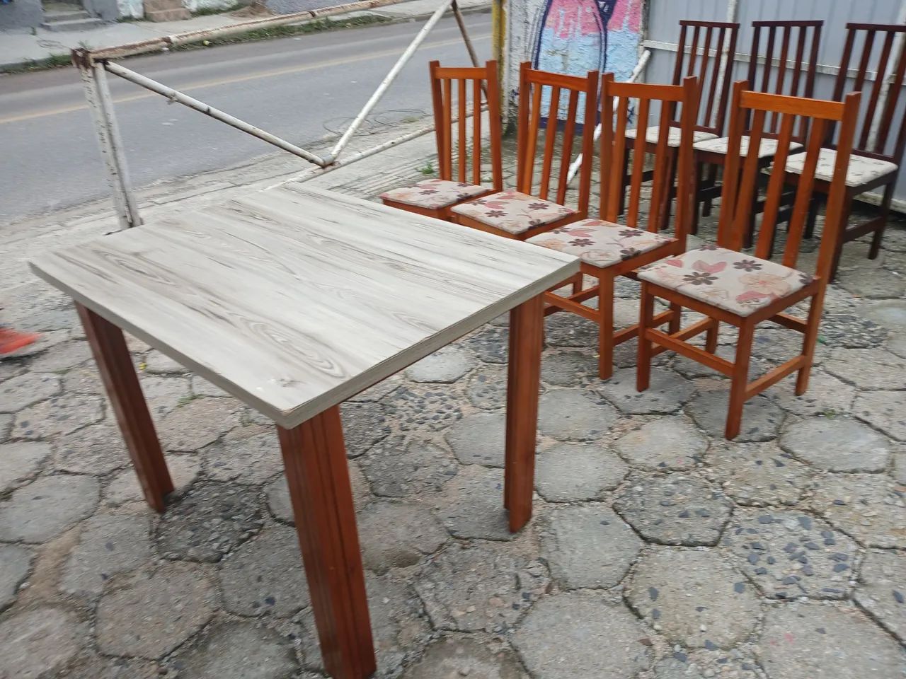 Mesa com cadeiras  - Foto 2