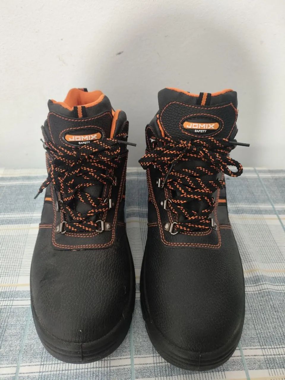 Vendo bota de trabalho 44 45