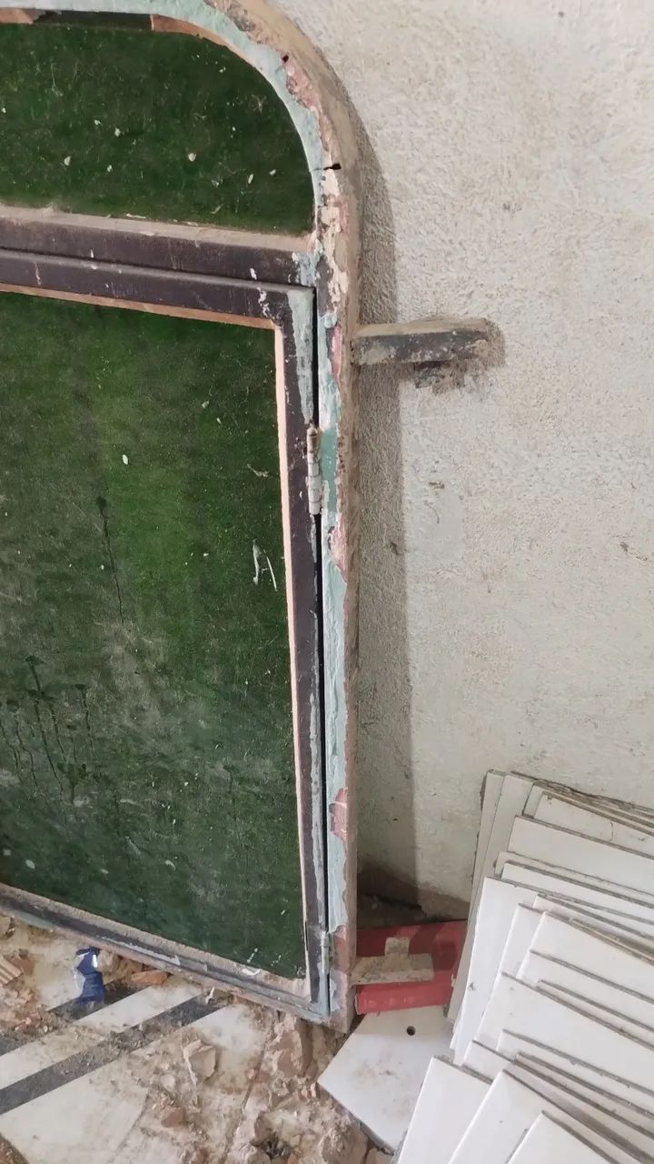 Janela de ferro 64985840925698120