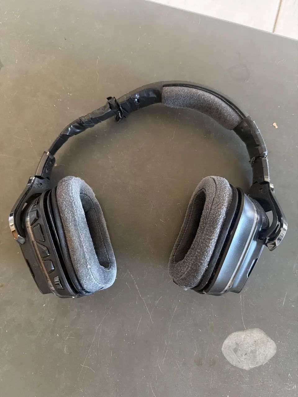Headset logitech 933 funcionando quebrado uma alça