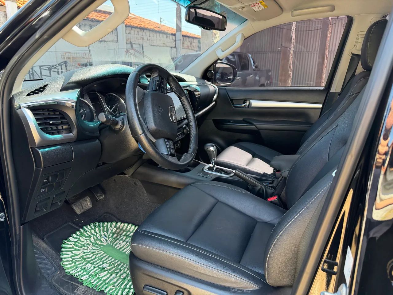 Toyota Hilux Hilux CD SRV 4x4 2.8 TDI Diesel Aut. 2024