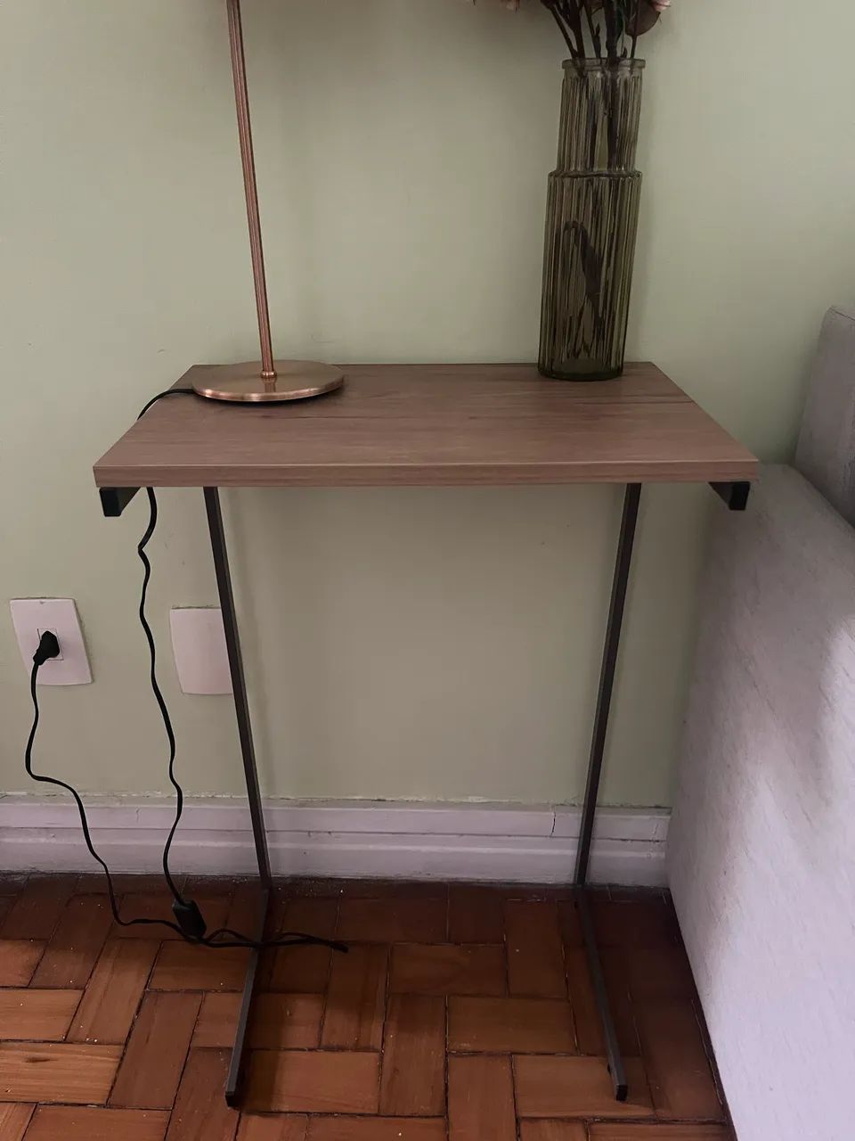 Mesa de apoio lateral para sofa ou cama - Foto 3
