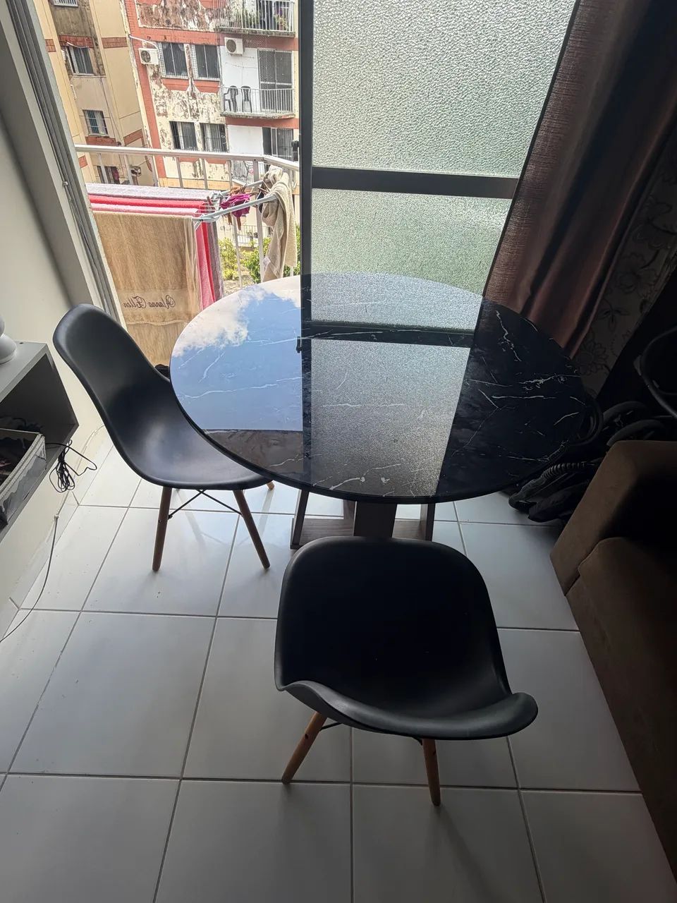Mesa Com 4 Cadeiras  - Foto 3