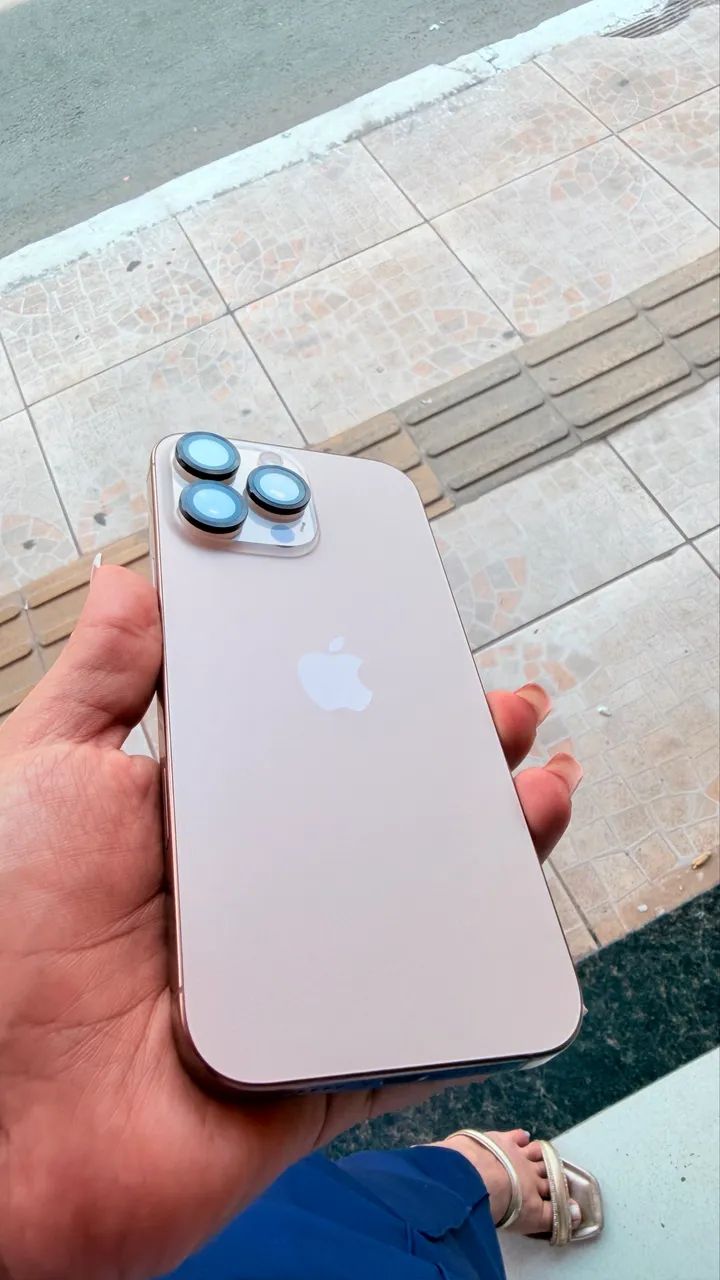 iPhone 16 Pro Max - Foto 4