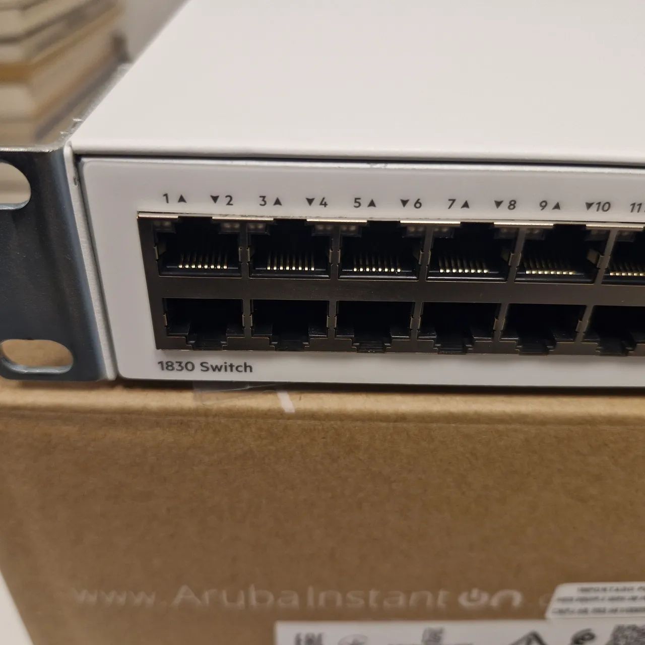 SWITCH ARUBA INSTANT ON 1830 - 48 PORTAS - SEMINOVO! - Foto 3