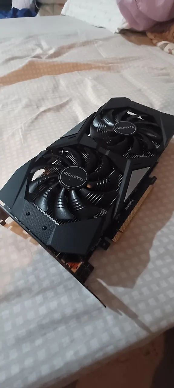 Placa de video 2060 Gigabyte 6gb