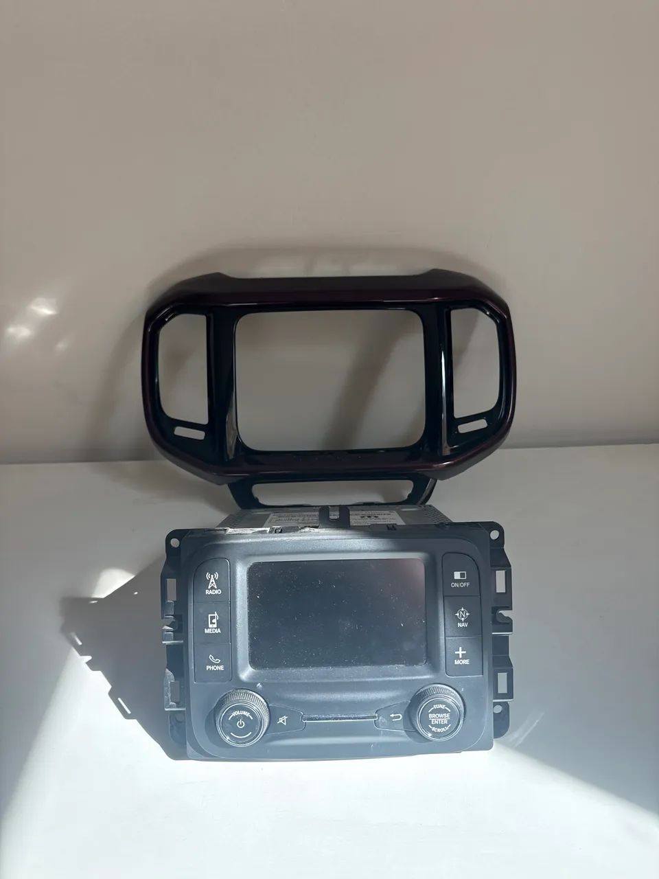 Multimídia Fiat Toro Original com moldura