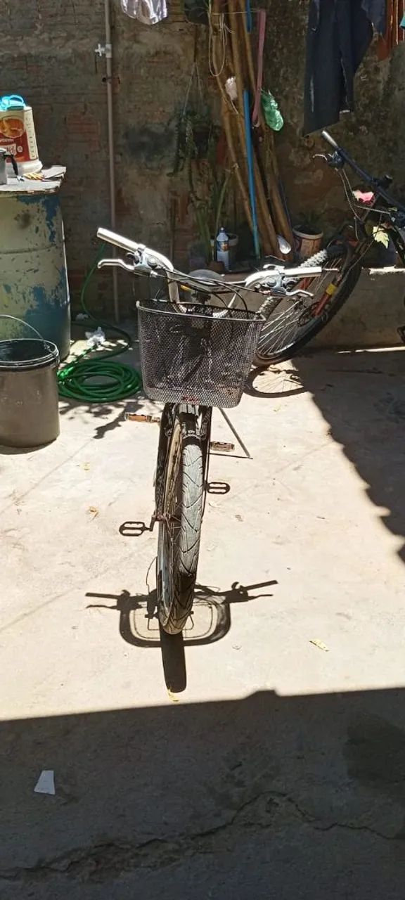 Bicicleta aro 26 semi nova 