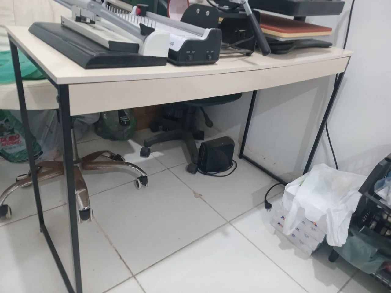 Mesa de escritório em L65675287851907123