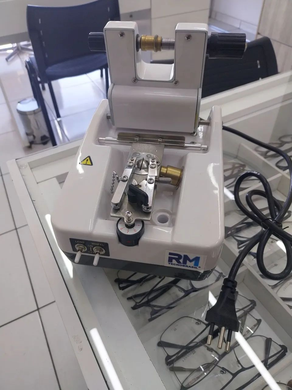 Máquina quebra cantos automática vision nova. - Foto 3