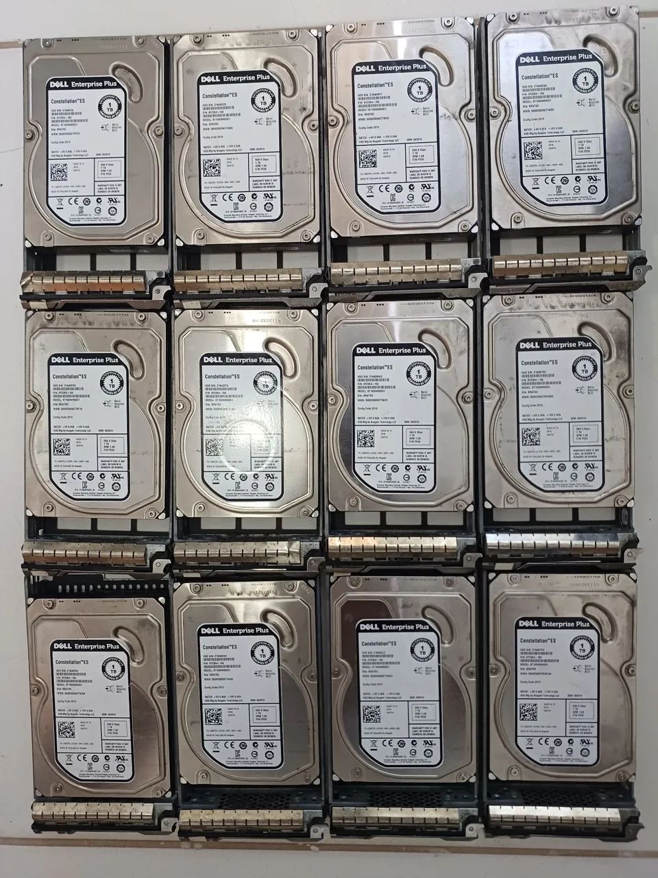 12 hds 1tb SAS 7.2k rpm - Foto 2
