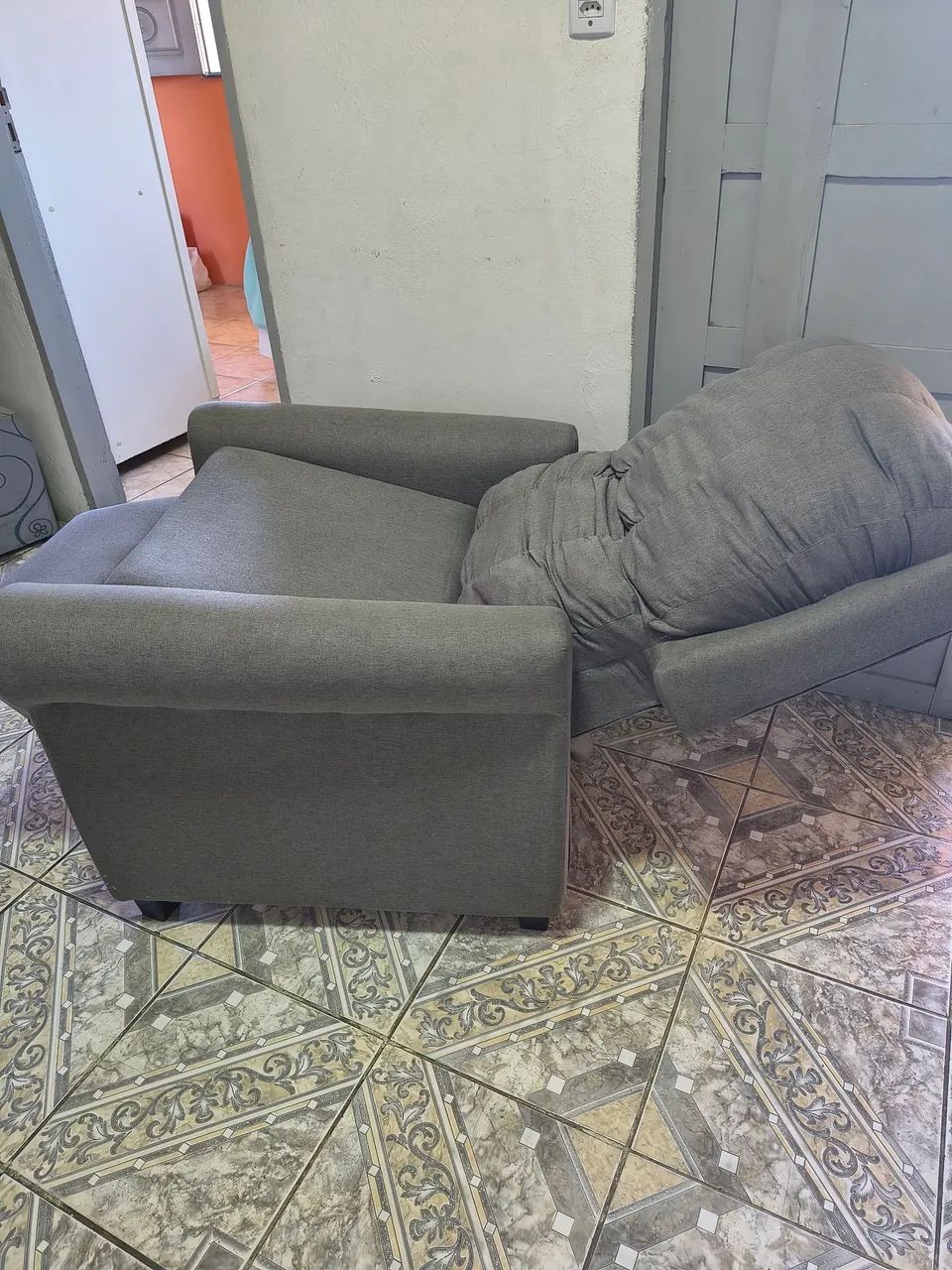 Vende-se poltrona super confortável! - Foto 2
