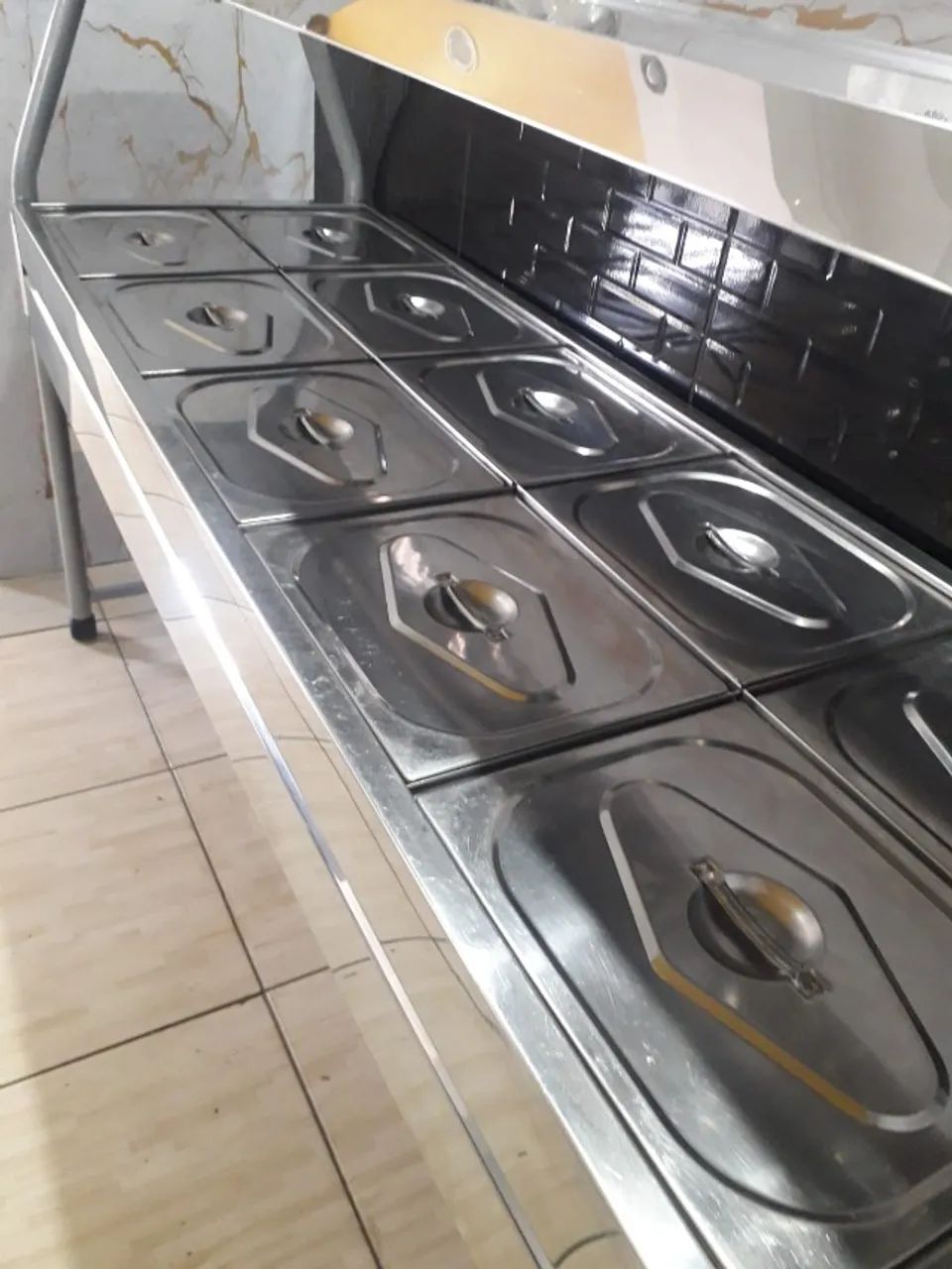 Rechaud com 10 cubas (4 frias 6 quentes)