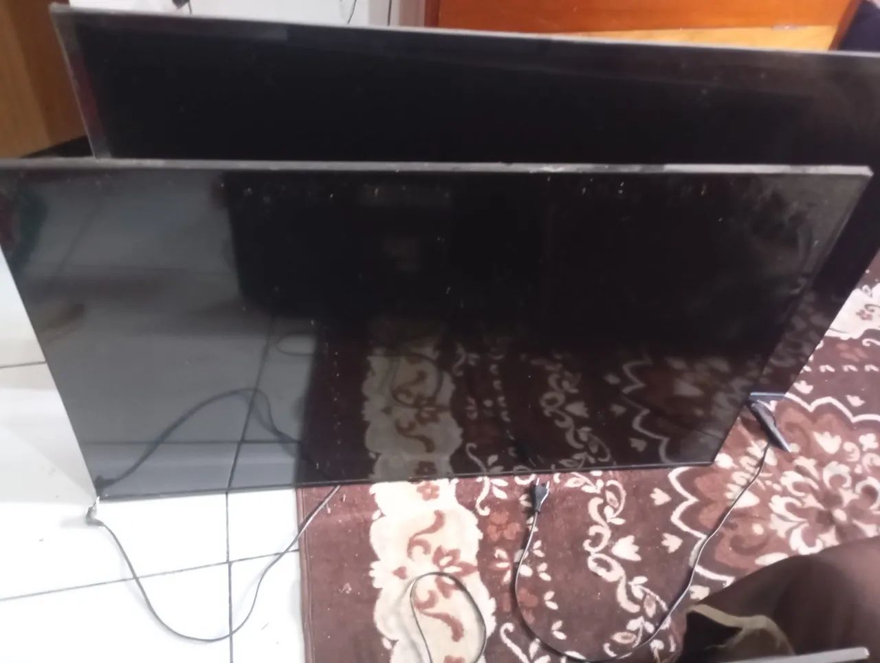 Vendo Tvs pra retirada de peças  - Foto 2