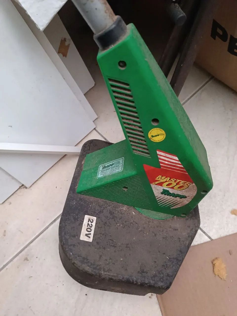 Aparador de Grama Elétrico Trapp 220v