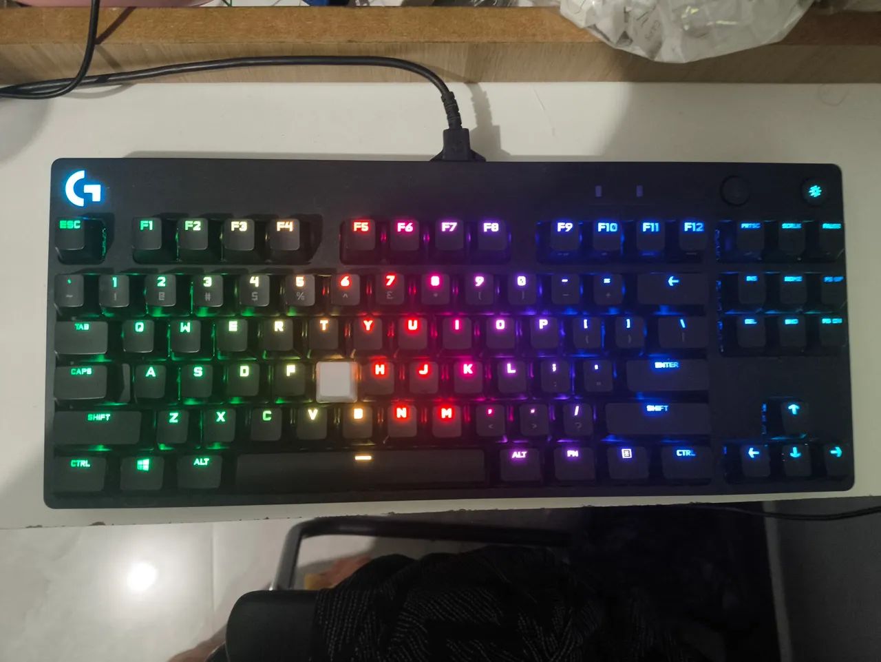 Teclado Mecânico Gamer Logitech G PRO com Layout US com Design TKL - Switch GX Blue Clicky - Foto 2