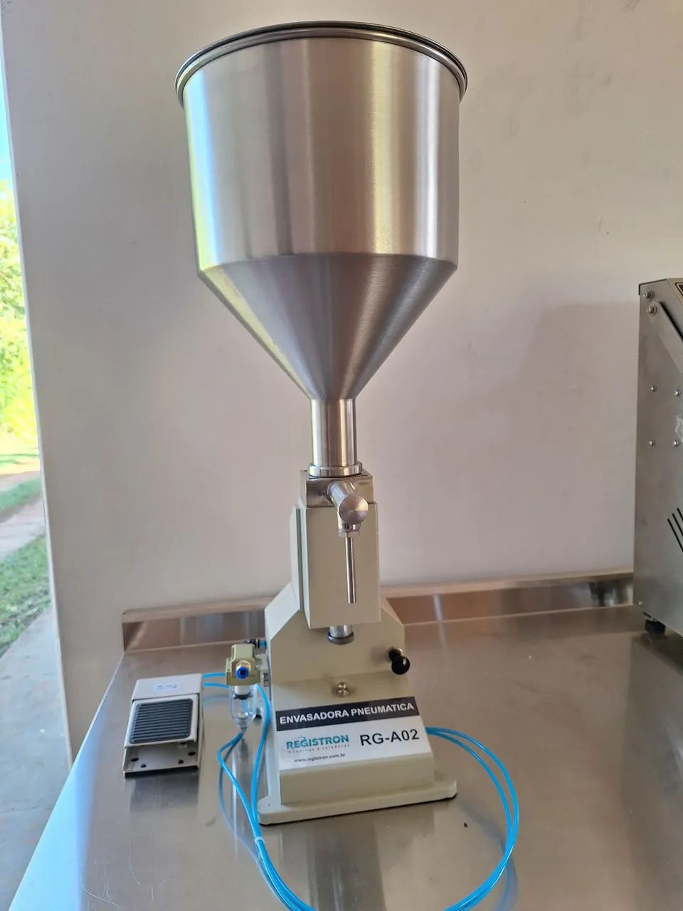 Envasadora pneumática líquidos e pastosos 10kg - Foto 4